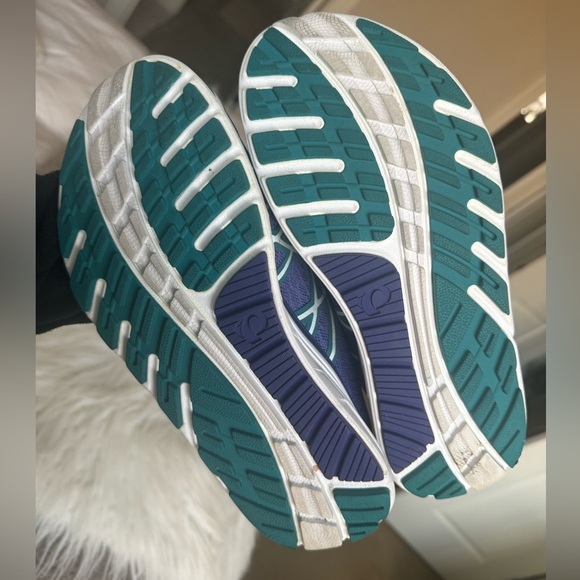 Size 9 - Pearl Izumi Women's EM Road M 3
V2 Running Shoe Women's Sport Shoes - Picture 8 of 10